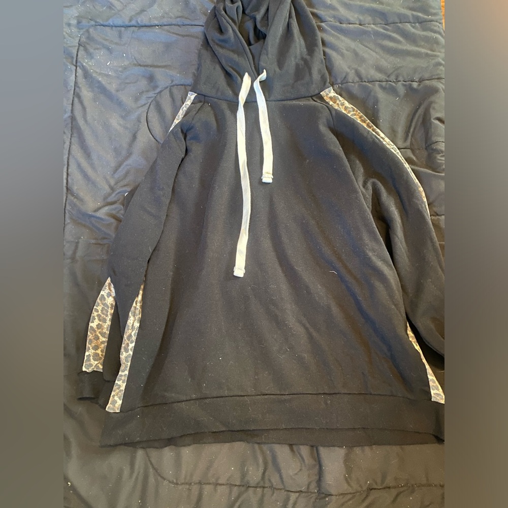 Zenana cute leopard print hoodie!